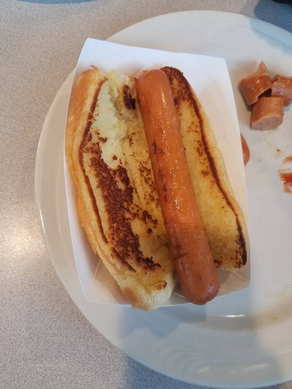 Kennys Oak Grill | restaurant | 307 Oakland Ave W, Austin, MN 55912, USA | 5074374135 OR +1 507-437-4135