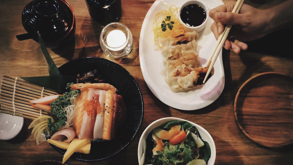 Hungry Sumo | restaurant | 2663 S Kinnickinnic Ave, Milwaukee, WI 53207, USA | 4145959656 OR +1 414-595-9656