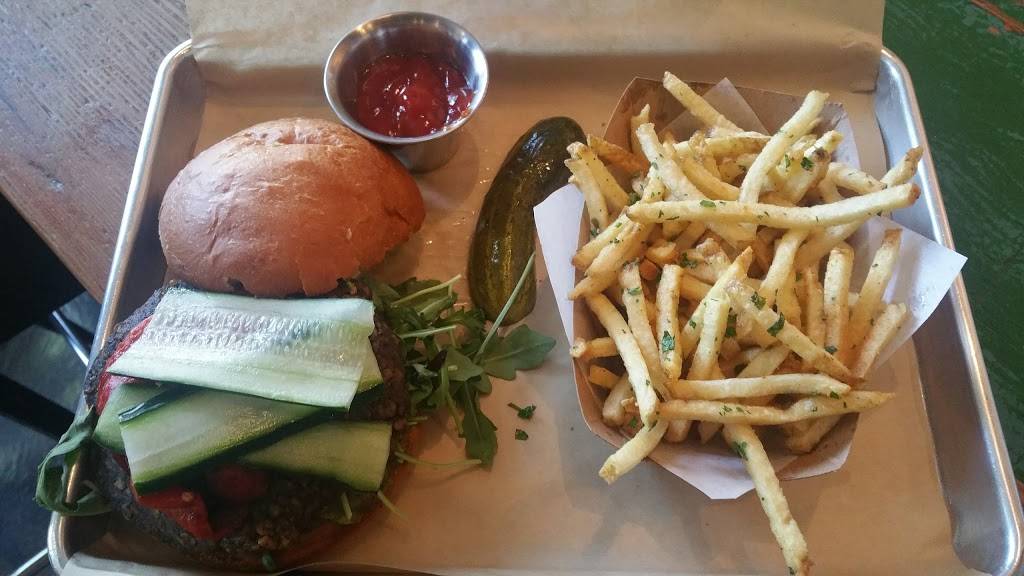 Hi Tops | restaurant | 2247 Market St, San Francisco, CA 94114, USA | 4155512500 OR +1 415-551-2500