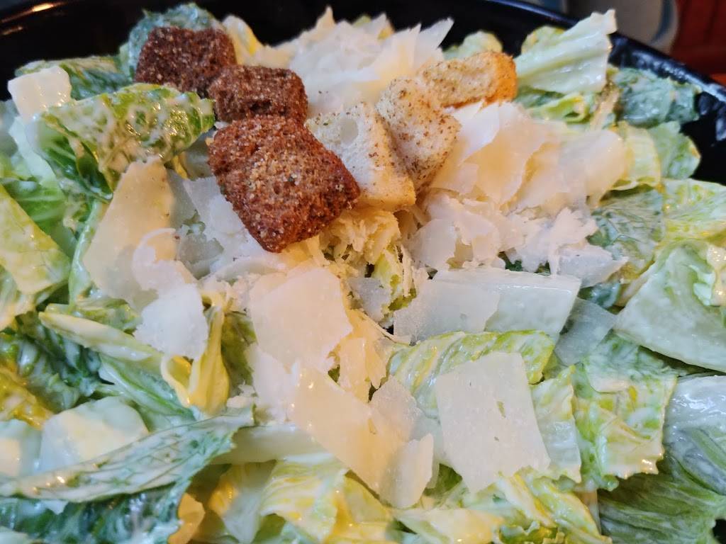 Hot Stove Saloon | restaurant | 551 MA-28 #4, Harwich Port, MA 02646, USA | 5084329911 OR +1 508-432-9911