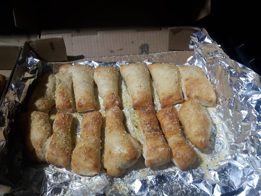 Tiffanys Pizza | restaurant | 25066 Telegraph Rd, Flat Rock, MI 48134, USA | 7347833100 OR +1 734-783-3100