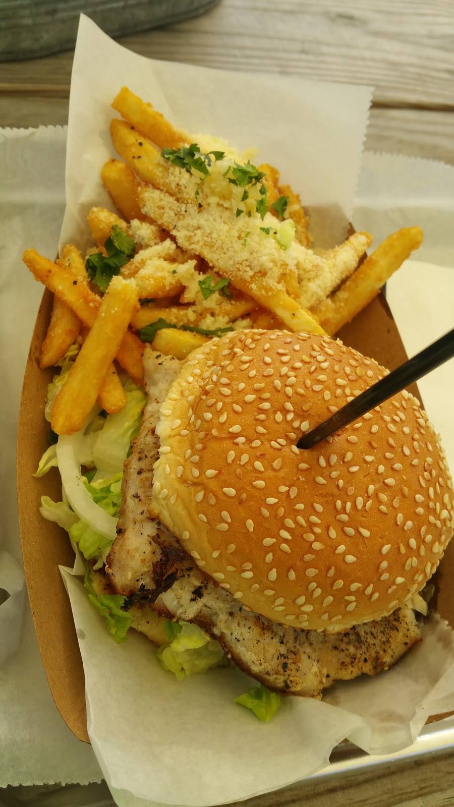 Big Rays Fish Camp | restaurant | 6116 Interbay Blvd, Tampa, FL 33611, USA | 8136053615 OR +1 813-605-3615