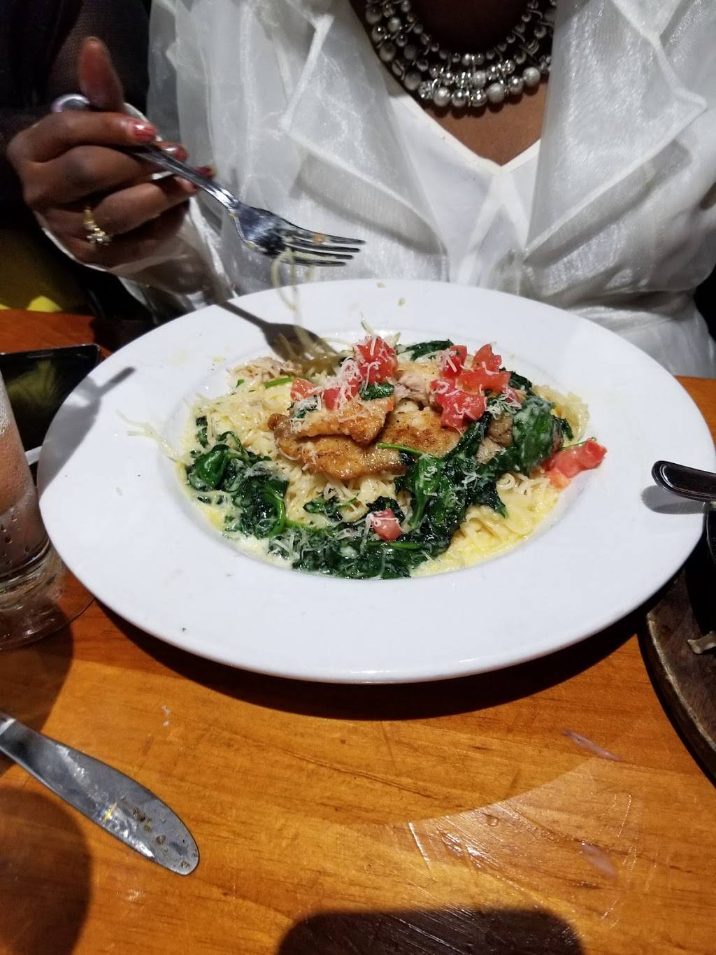 Johnny Carinos | restaurant | 23075 W Outer Dr, Allen Park, MI 48101, USA | 3132745551 OR +1 313-274-5551