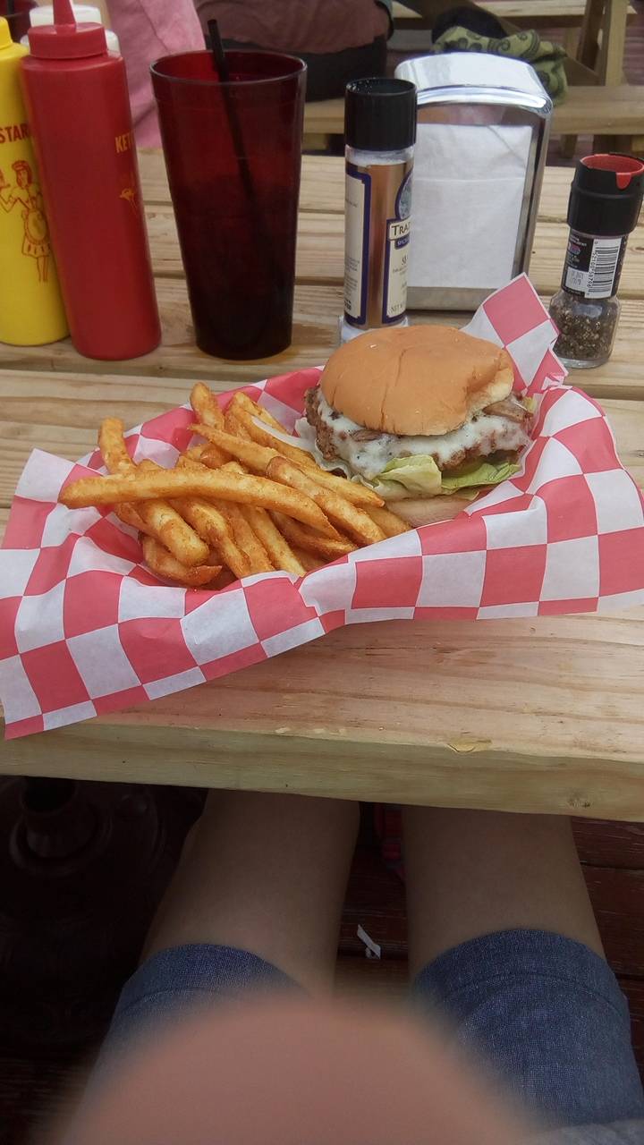 Joes Diner | restaurant | 1040 N State St, St Ignace, MI 49781, USA | 9069842123 OR +1 906-984-2123