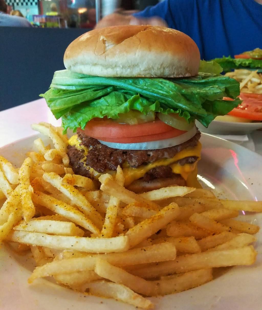 Steak n Shake | restaurant | 927 Saxon Blvd, Orange City, FL 32763, USA | 3867745440 OR +1 386-774-5440