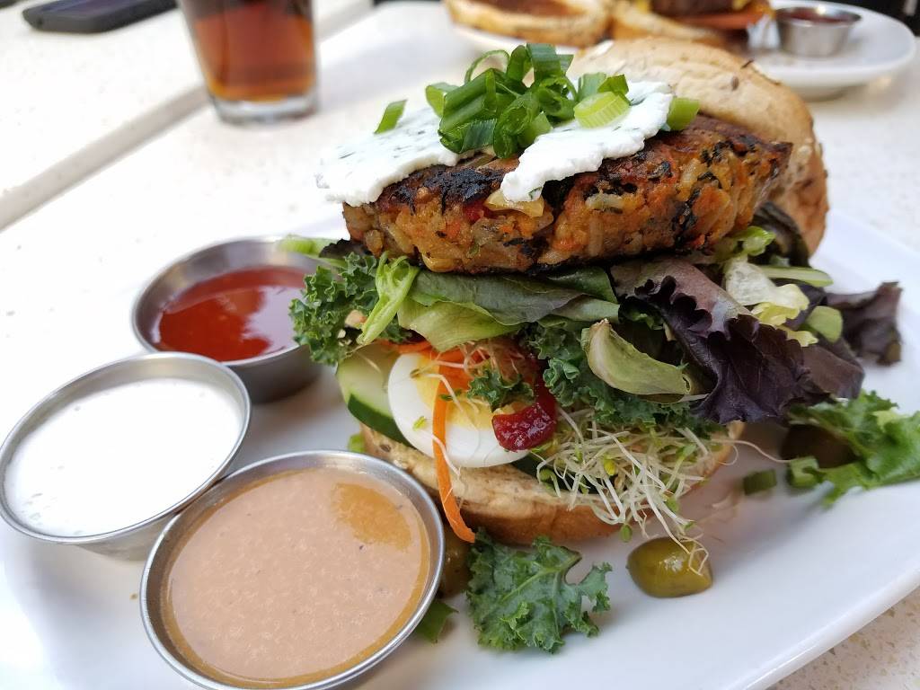 The Counter | restaurant | 50 N Central Ave, Phoenix, AZ 85004, USA | 6024663411 OR +1 602-466-3411