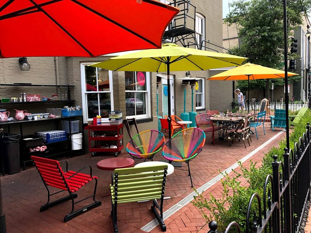 Frenchys Naturel | restaurant | 1337 11th St NW, Washington, DC 20001, USA | 2025183609 OR +1 202-518-3609