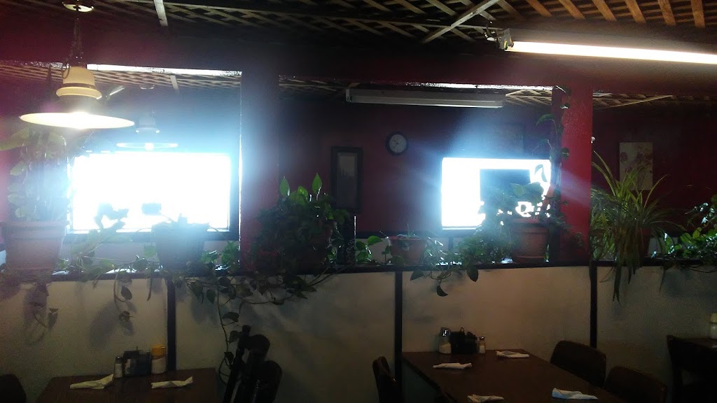 Mama Finas | restaurant | 411 US-54, Plains, KS 67869, USA | 6205639222 OR +1 620-563-9222