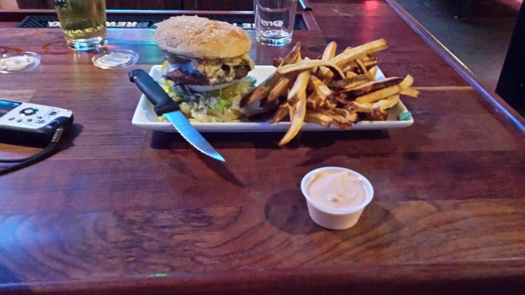 Sidelines Sports Bar & Grill | restaurant | 313 NW Chehalis Ave, Chehalis, WA 98532, USA | 3603456648 OR +1 360-345-6648