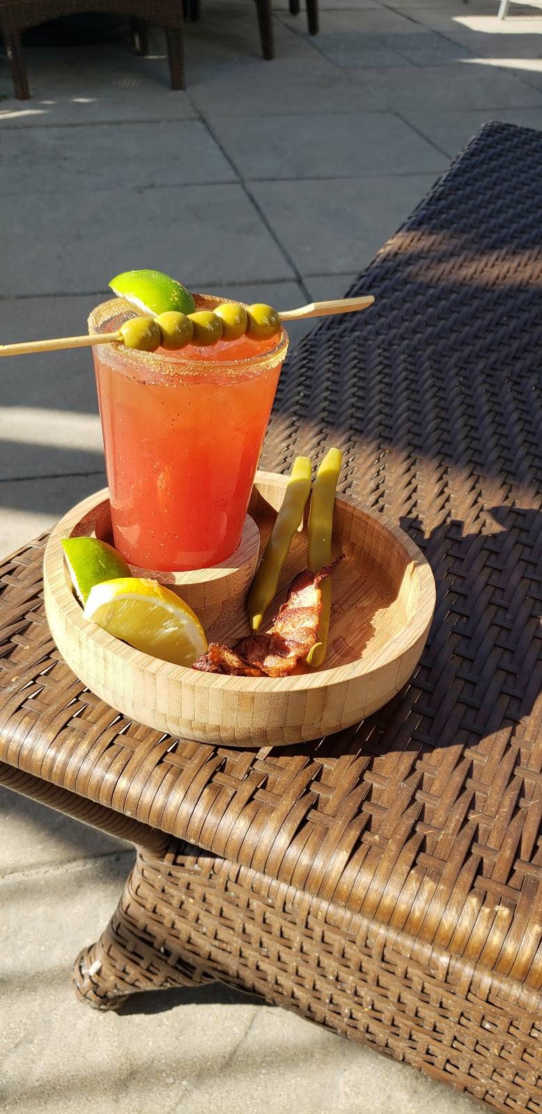 South Beach Resto + Lounge | restaurant | 31 Beach Dr, Wasaga Beach, ON L9Z 2K2, Canada | 7053525500 OR +1 705-352-5500