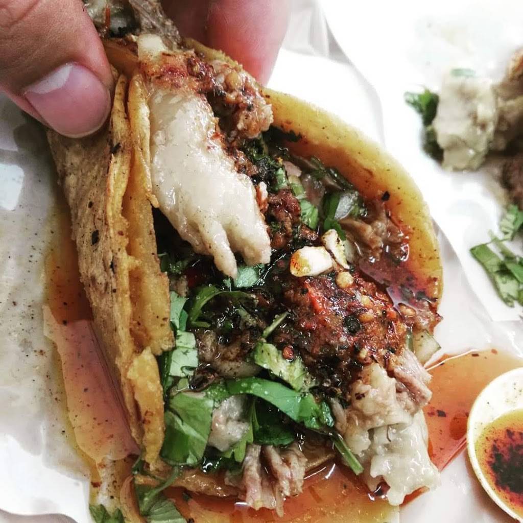 Los Tuetanicos Birrieria | restaurant | Camino Martín 7350-2, Cuesta Blanca, 22650 B.C., Mexico | 016642747843 OR +52 664 274 7843