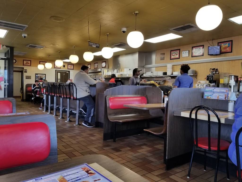 Waffle House | meal takeaway | 1901 Welbon Rd, Roanoke Rapids, NC 27870, USA | 2525352470 OR +1 252-535-2470