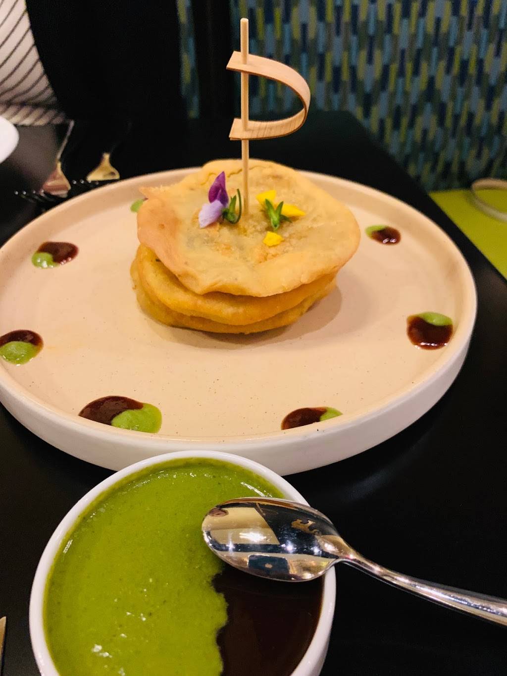 Commonwealth Indian Restaurant | night club | 11610 Old Georgetown Rd, Rockville, MD 20852, USA | 2408333055 OR +1 240-833-3055