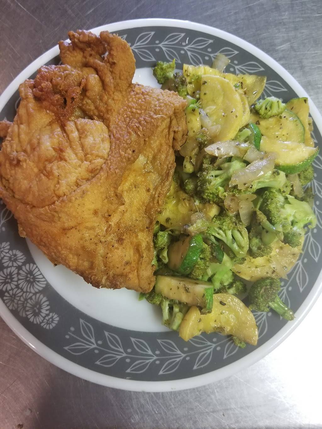 Chef Gregs Soul-N-The Wall | restaurant | 10009 Curtis St, Detroit, MI 48221, USA | 3138610331 OR +1 313-861-0331