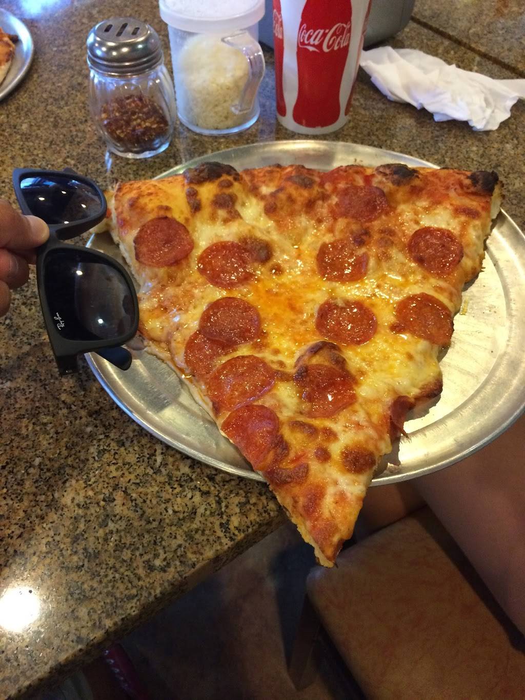 Mom & Doms Pizza | restaurant | 5025 Shawline St, San Diego, CA 92111, USA | 8582921511 OR +1 858-292-1511