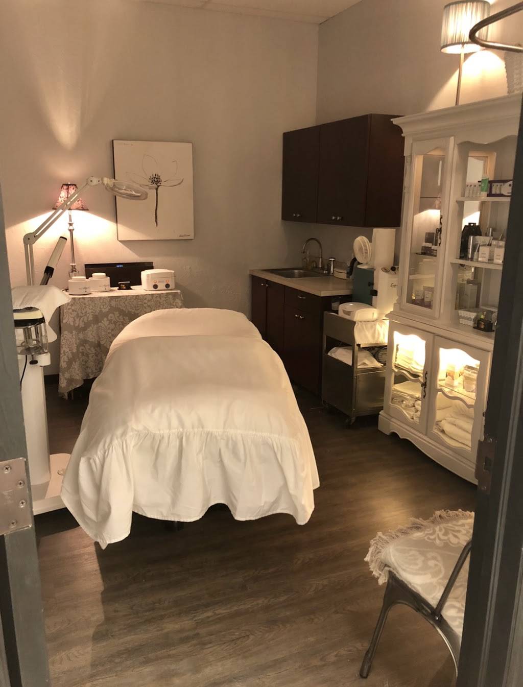 Teresa Lynns Ultimate Skincare | restaurant | 817 SW 119th St, Oklahoma City, OK 73170, USA | 4056305921 OR +1 405-630-5921