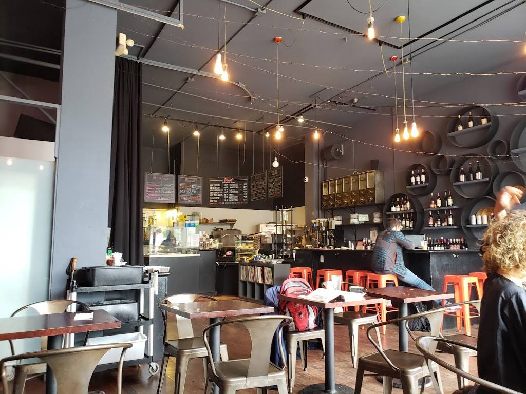 Vinyl Coffee & Wine Bar | cafe | 359 Divisadero St, San Francisco, CA 94117, USA | 4156214132 OR +1 415-621-4132