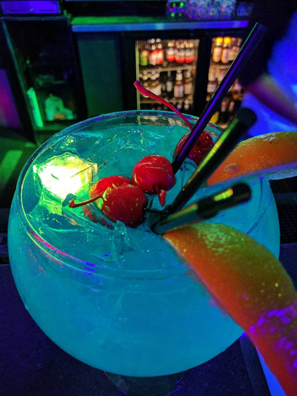 New Wave Restaurant | restaurant | 17847 Lakewood Blvd, Bellflower, CA 90706, USA | 5627908274 OR +1 562-790-8274