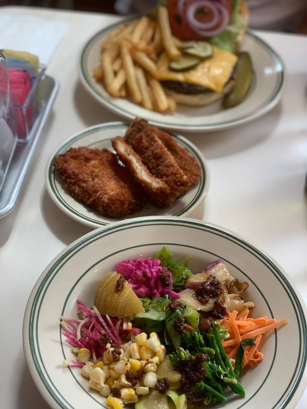 Golden Diner | restaurant | 123 Madison St, New York, NY 10002, USA | 9174727800 OR +1 917-472-7800