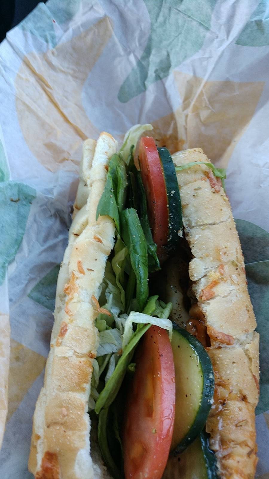 Subway Restaurants | restaurant | 43 US-87, Comfort, TX 78013, USA | 8309952770 OR +1 830-995-2770