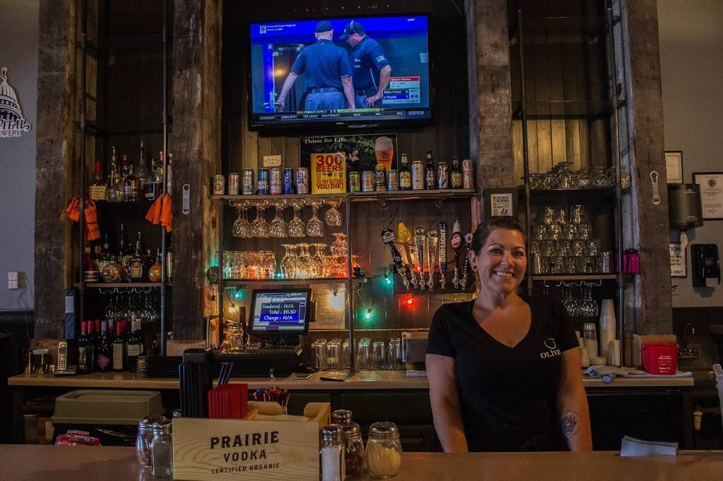 Olivers Main Street Pub | restaurant | 108 S Main St, Toluca, IL 61369, USA | 8154521552 OR +1 815-452-1552