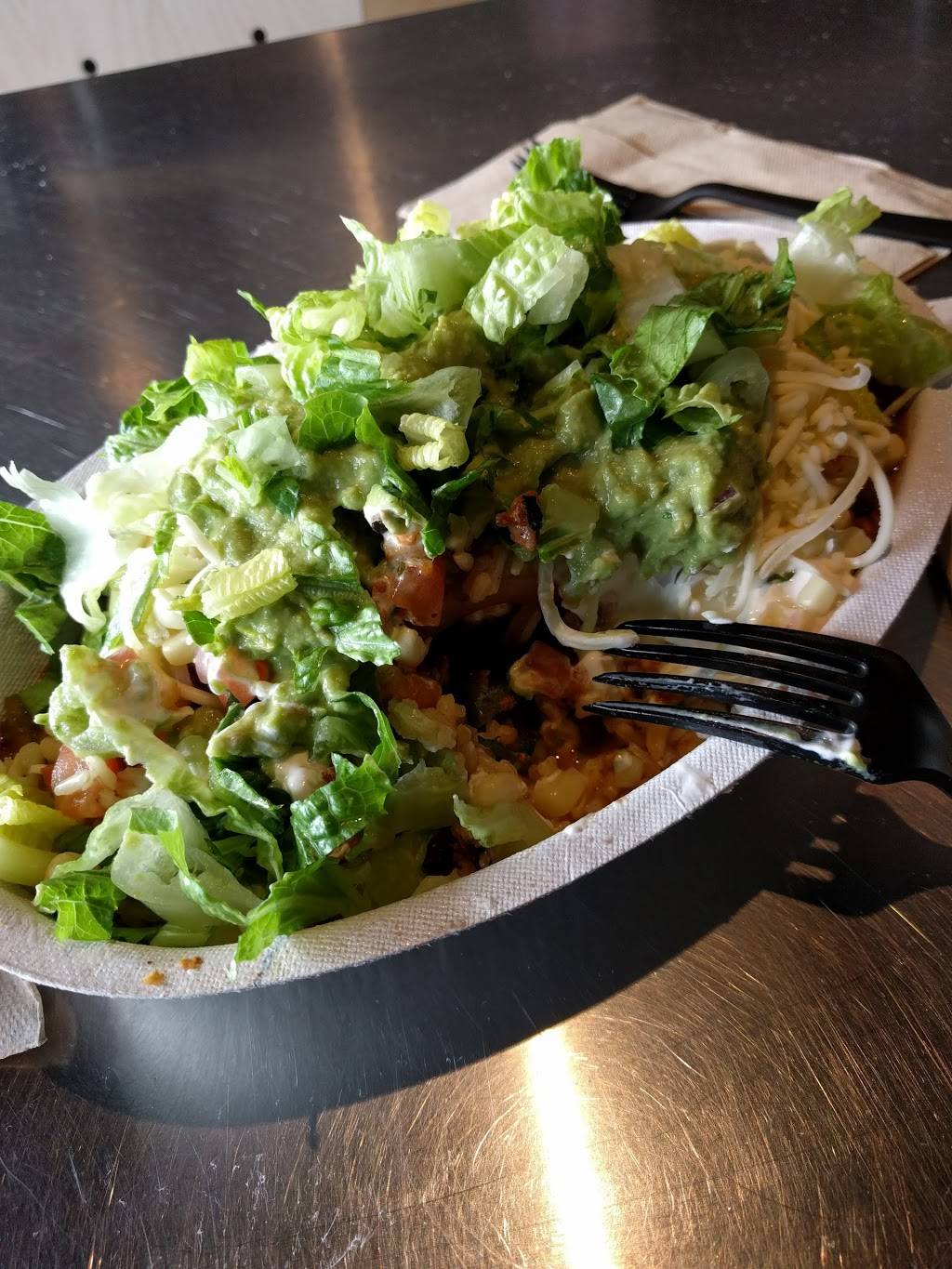 Chipotle Mexican Grill | restaurant | 1 Oak St Ste 2, Westborough, MA 01581, USA | 5083660653 OR +1 508-366-0653