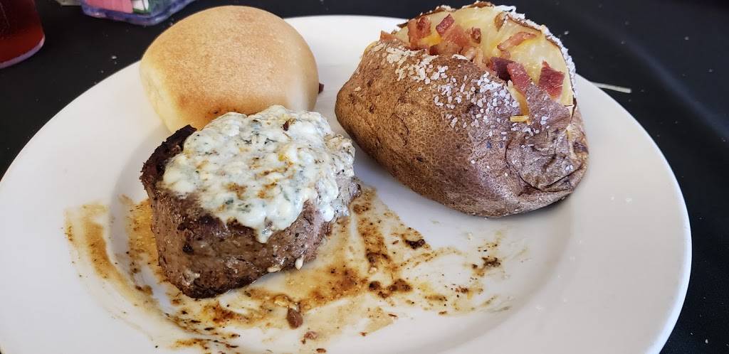 At The Tracks | restaurant | 6009 Main St, Lula, GA 30554, USA | 6786498248 OR +1 678-649-8248