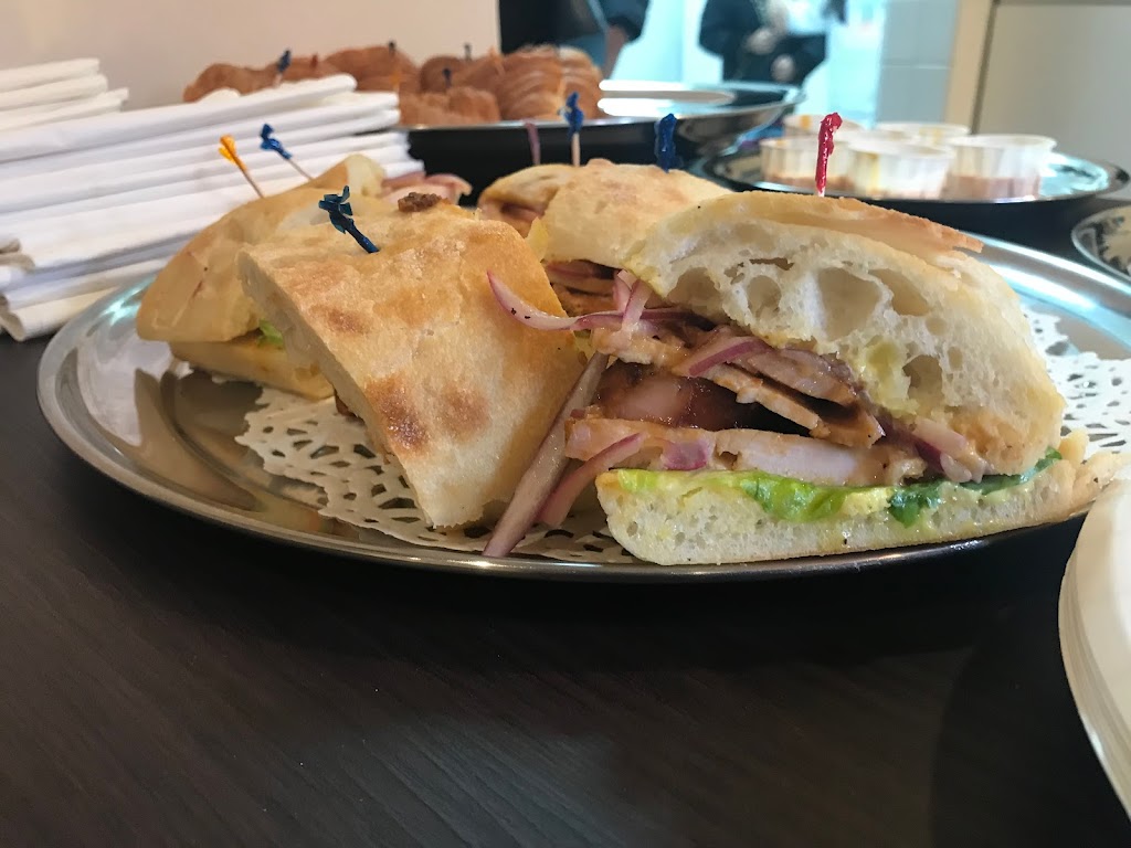 Sangucheria Peruvian Street Food | restaurant | 5950 Santo Rd Suite K, San Diego, CA 92124, USA | 8588361112 OR +1 858-836-1112