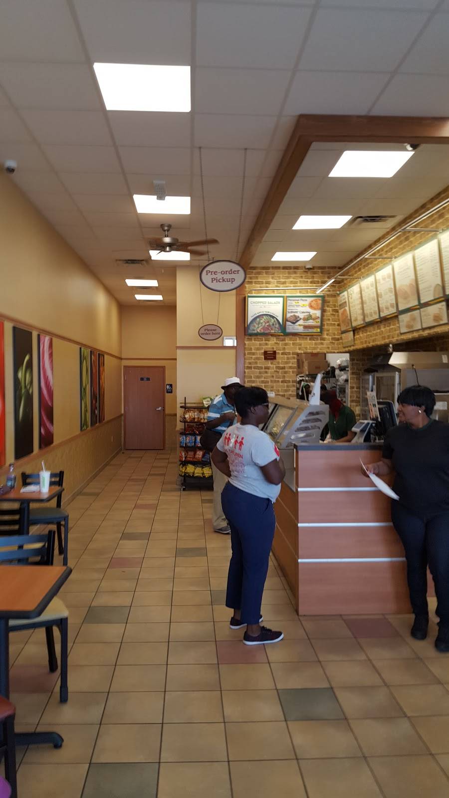 Subway | restaurant | 701 NW 183rd St, Miami Gardens, FL 33169, USA | 3054937521 OR +1 305-493-7521