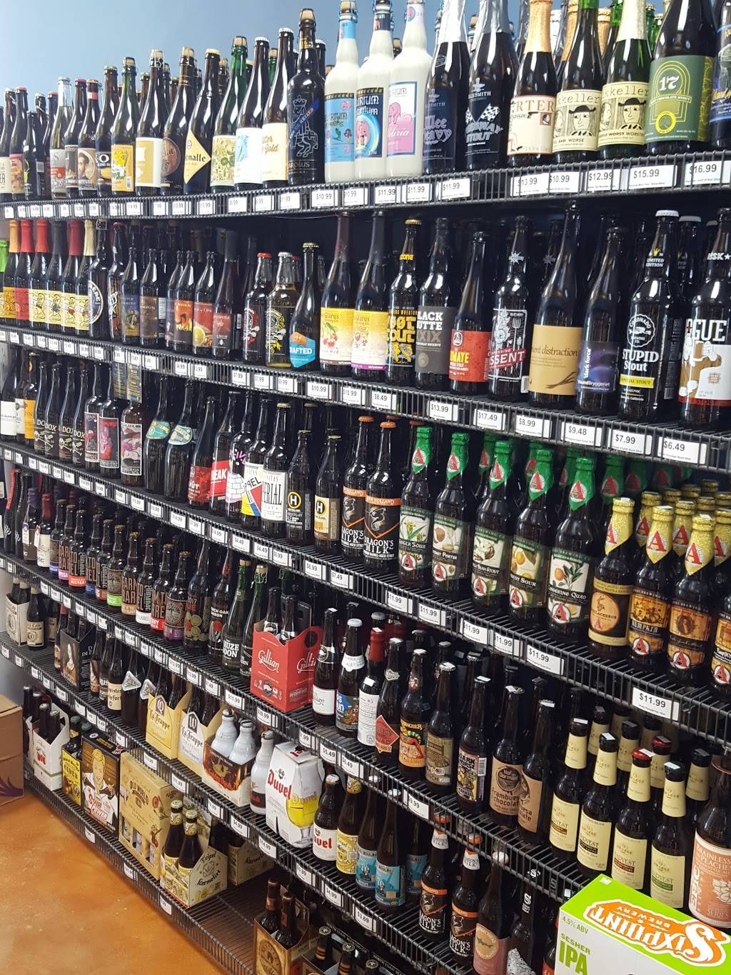 City View Liquor | meal takeaway | 6420 Cottage Grove Rd, Madison, WI 53718, USA | 6082219910 OR +1 608-221-9910