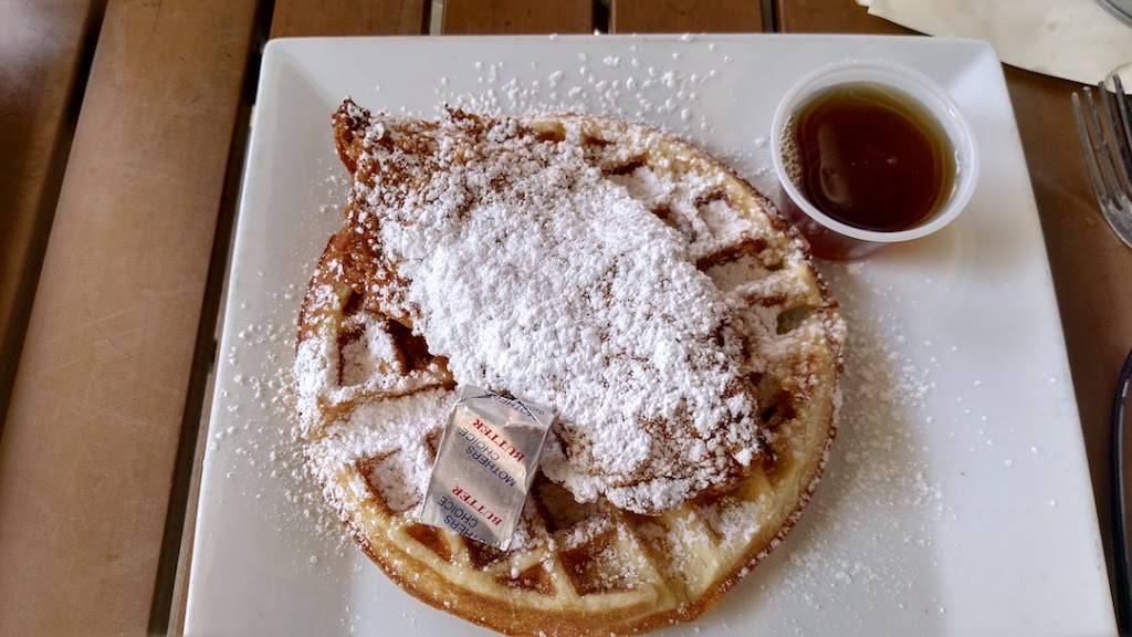 Commonwealth | restaurant | 1022 11th St, Modesto, CA 95354, USA | 2092487451 OR +1 209-248-7451