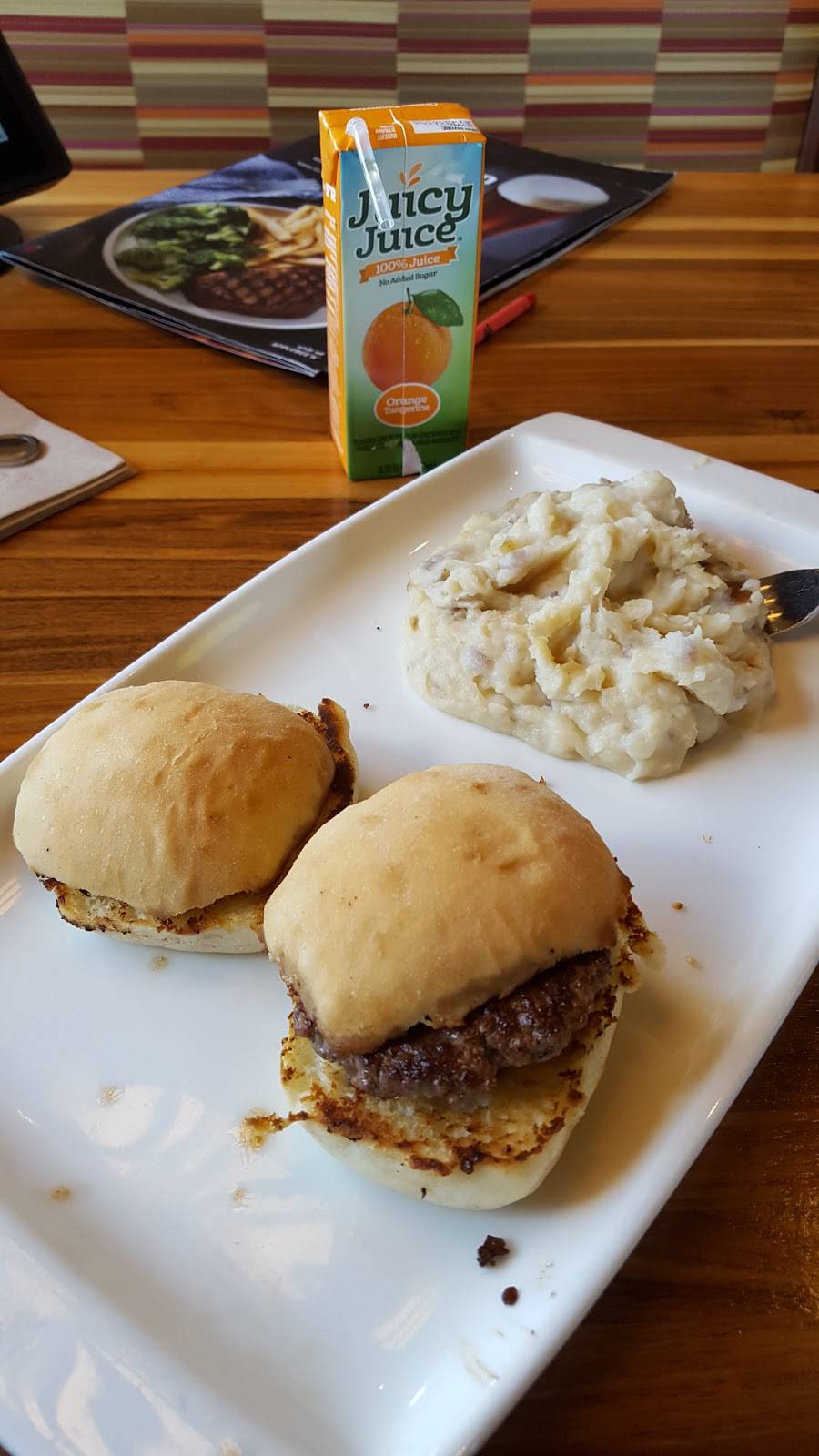 Applebees Grill + Bar | restaurant | 5290 US-30, Greensburg, PA 15601, USA | 7248342825 OR +1 724-834-2825