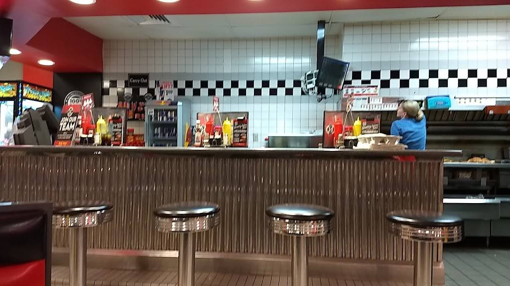 Steak n Shake | restaurant | 831 Clepper Ln, Cincinnati, OH 45245, USA | 5139430990 OR +1 513-943-0990