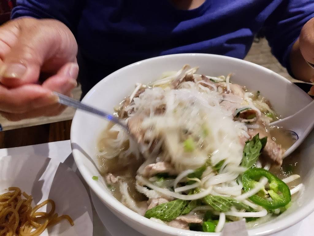 Crawfish Noodle & Grill | restaurant | 2312 McHenry Ave, Modesto, CA 95350, USA | 2092389558 OR +1 209-238-9558