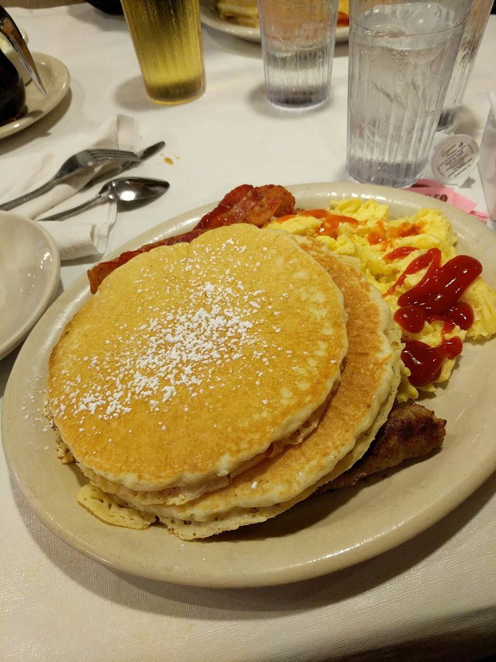 Granmas House of Pancakes | bakery | 3709 S Main St, Elkhart, IN 46517, USA | 5748758333 OR +1 574-875-8333