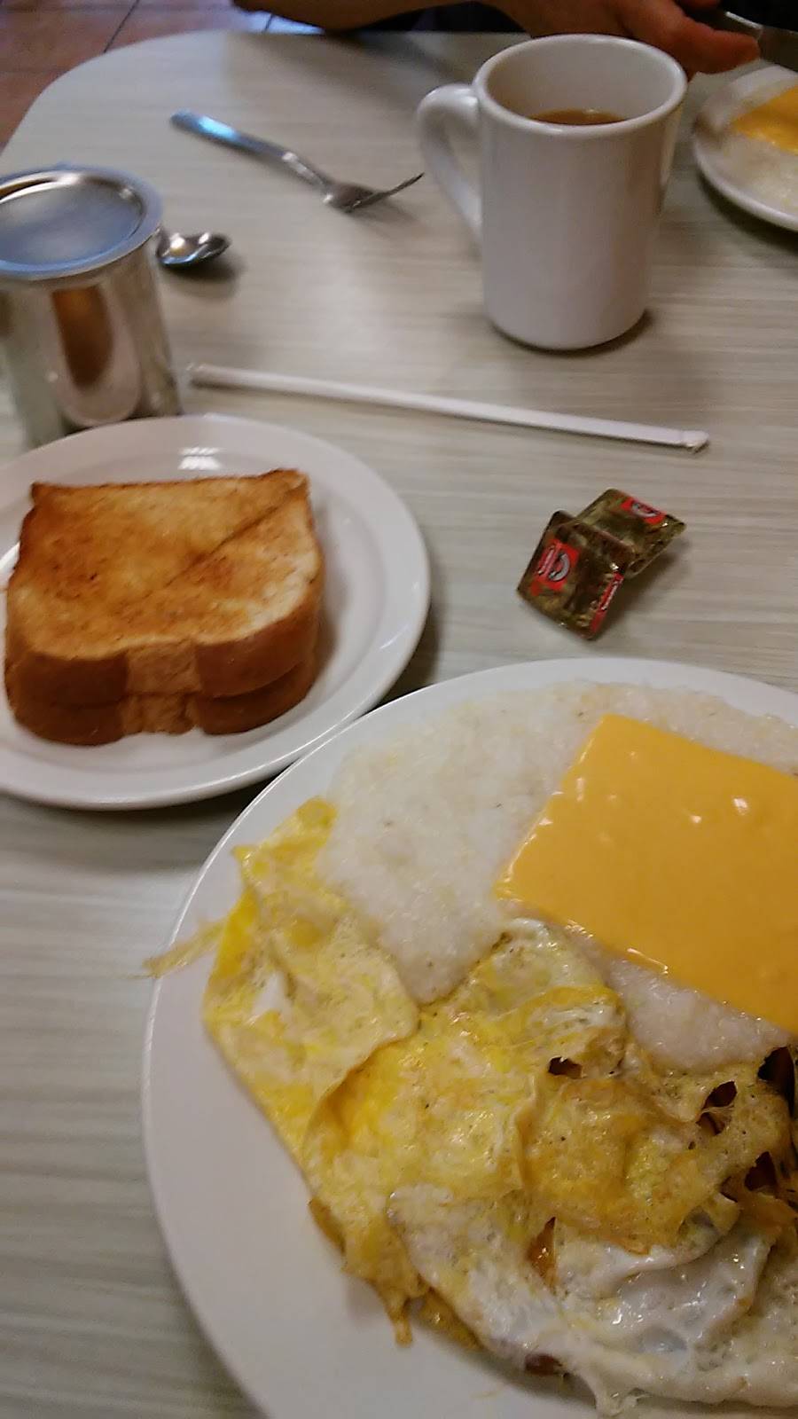 Golden Breakfast | restaurant | 1212 US-80, Pooler, GA 31322, USA | 9123492388 OR +1 912-349-2388