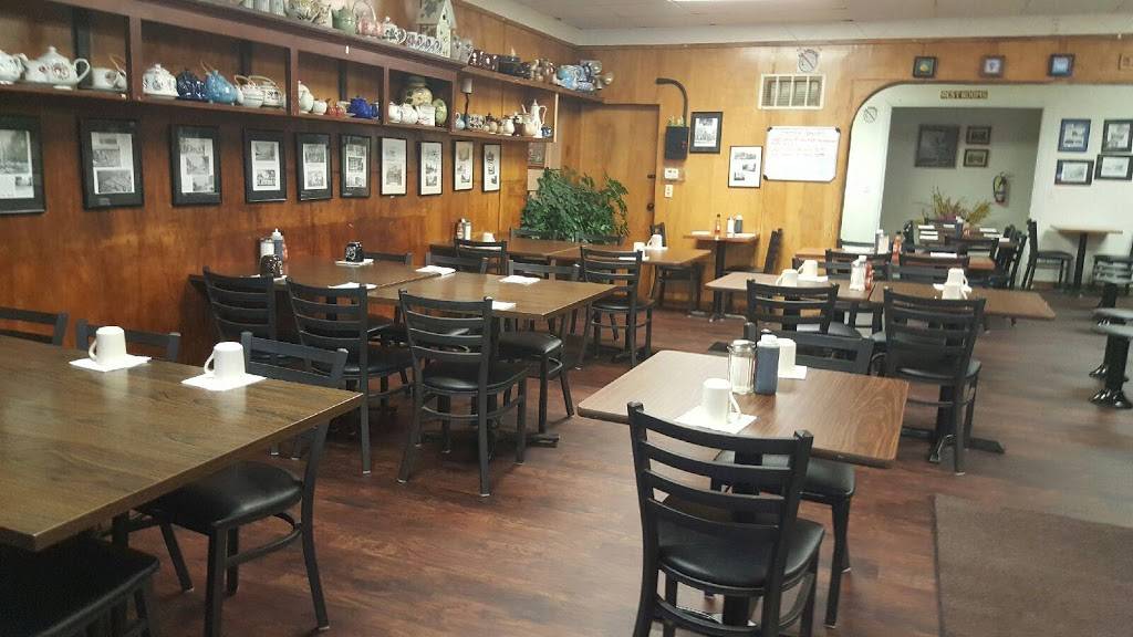 Quarry Cafe | restaurant | 161 Park Ave, Amherst, OH 44001, USA | 4409880337 OR +1 440-988-0337