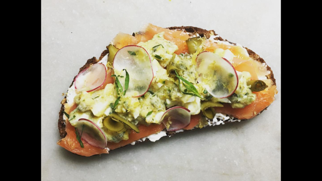 Howies | restaurant | 1525 Smith St Suite 7, North Providence, RI 02911, USA | 4013530500 OR +1 401-353-0500