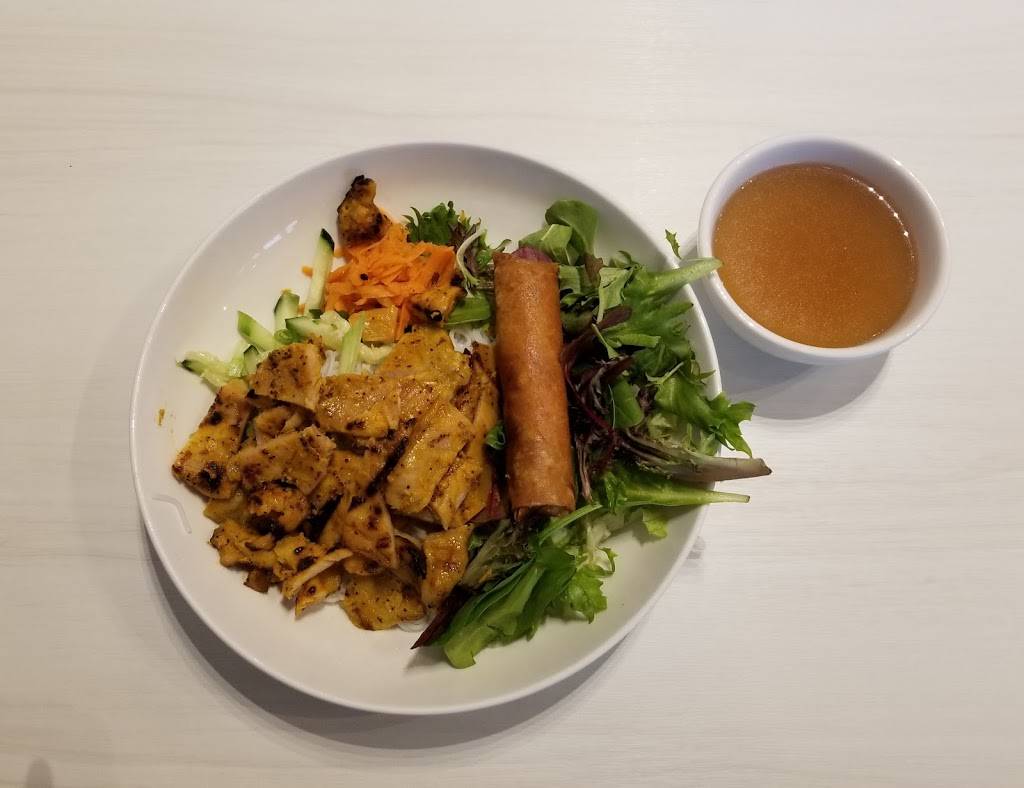 Broth & Basil Pho Noodle Bistro | restaurant | 18800 Limestone Commercial Dr Ste 400, Pflugerville, TX 78660, USA | 5122514746 OR +1 512-251-4746