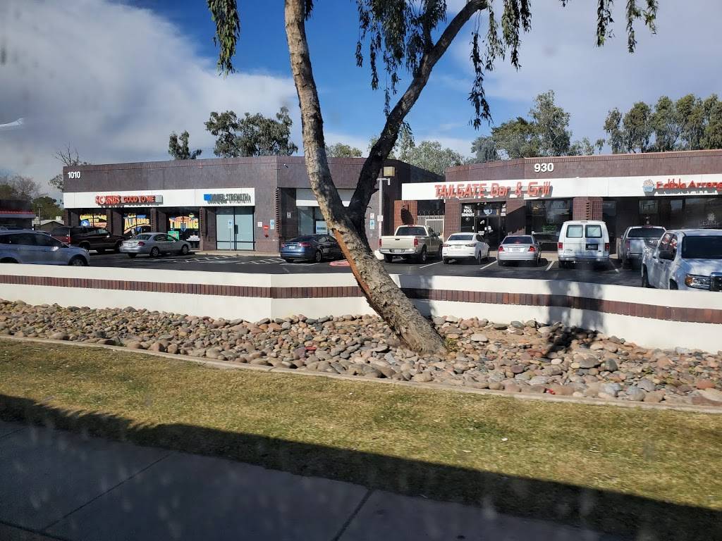 Tailgate Sports Bar & Grill | restaurant | 930 W Broadway Rd, Tempe, AZ 85282, USA | 4808942337 OR +1 480-894-2337