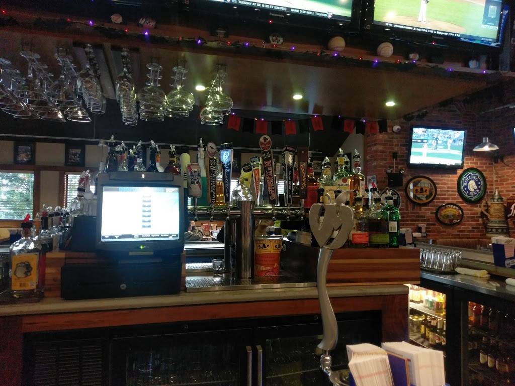 Peppinos Sports Grille & Pizzeria | restaurant | 1515 Eastport Dr, Grand Rapids, MI 49508, USA | 6165548880 OR +1 616-554-8880