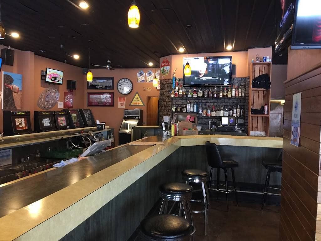 Brick Lot Pub & Grill | restaurant | 253 N 3rd Ave, Sturgeon Bay, WI 54235, USA | 9207439339 OR +1 920-743-9339