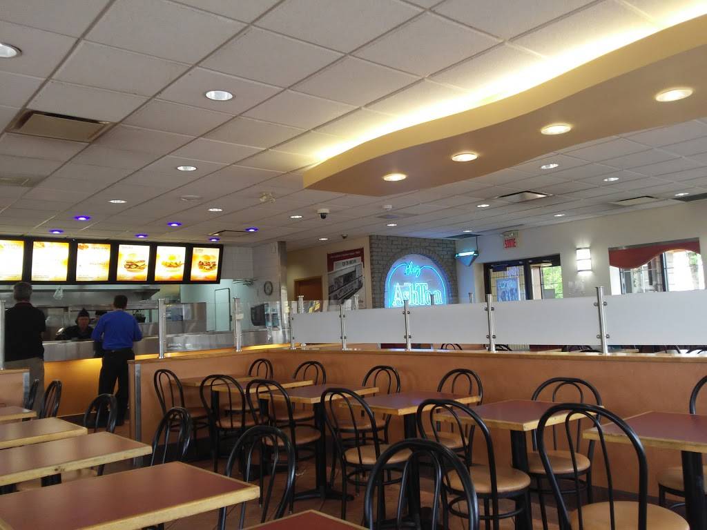 Chez Ashton | restaurant | 3505 Boulevard Sainte-Anne, Québec, QC G1E 3L5, Canada | 4186822379 OR +1 418-682-2379