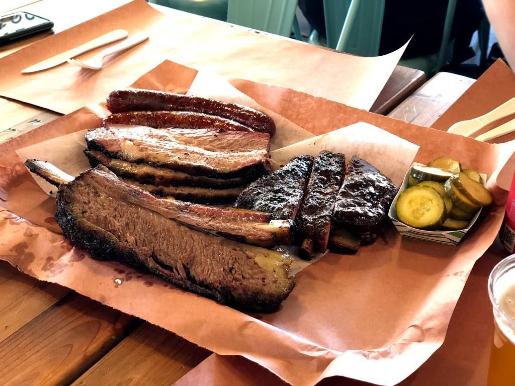 la Barbecue | restaurant | 2027 E Cesar Chavez St, Austin, TX 78702, USA | 5126059696 OR +1 512-605-9696