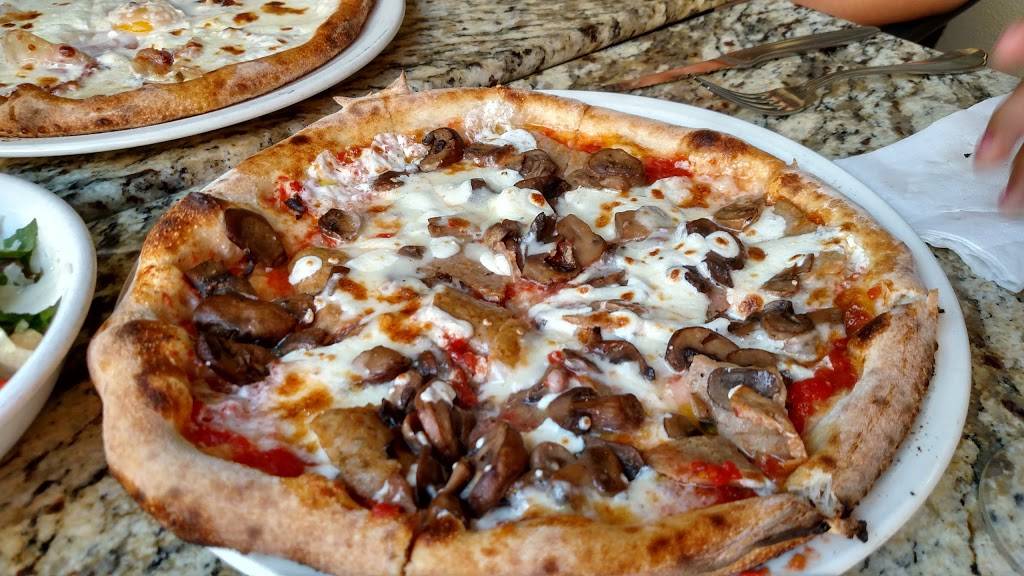 Olio e Limone Ristorante & Olio Pizzeria | restaurant | 11 W Victoria St #21, Santa Barbara, CA 93101, USA | 8058992699 OR +1 805-899-2699