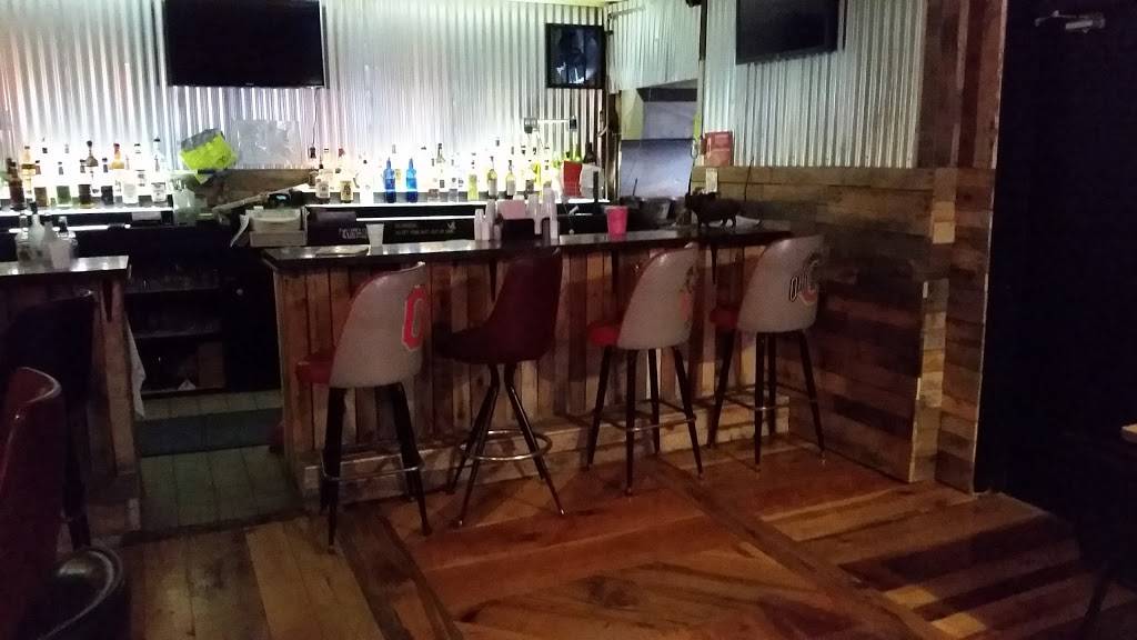 Flying Pig Saloon | restaurant | 175 N Ellsworth Ave, Salem, OH 44460, USA | 3303379117 OR +1 330-337-9117