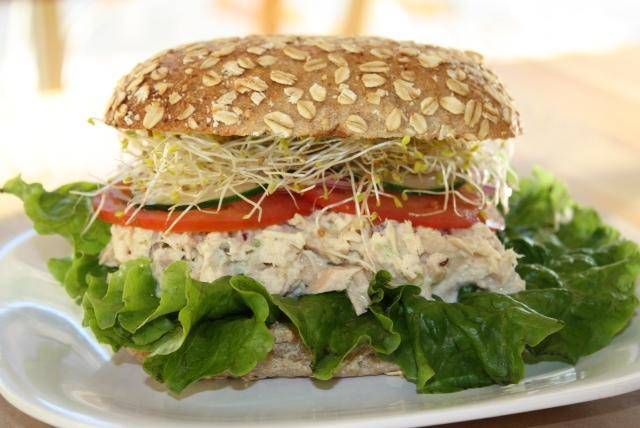 Breakroom Juice Bar & Cafe | restaurant | 22941 Ventura Blvd Unit#A, Woodland Hills, CA 91364, USA | 8184564467 OR +1 818-456-4467