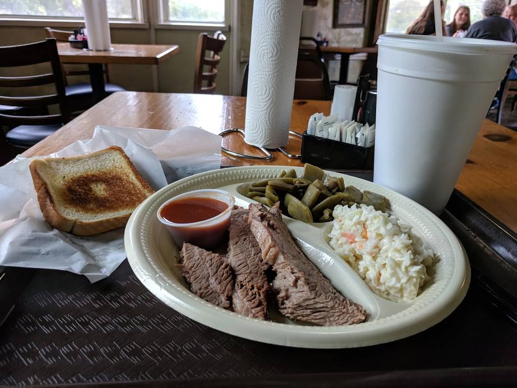 Buffalo Creek BBQ | restaurant | 402 W Henderson St, Cleburne, TX 76033, USA | 8176456950 OR +1 817-645-6950