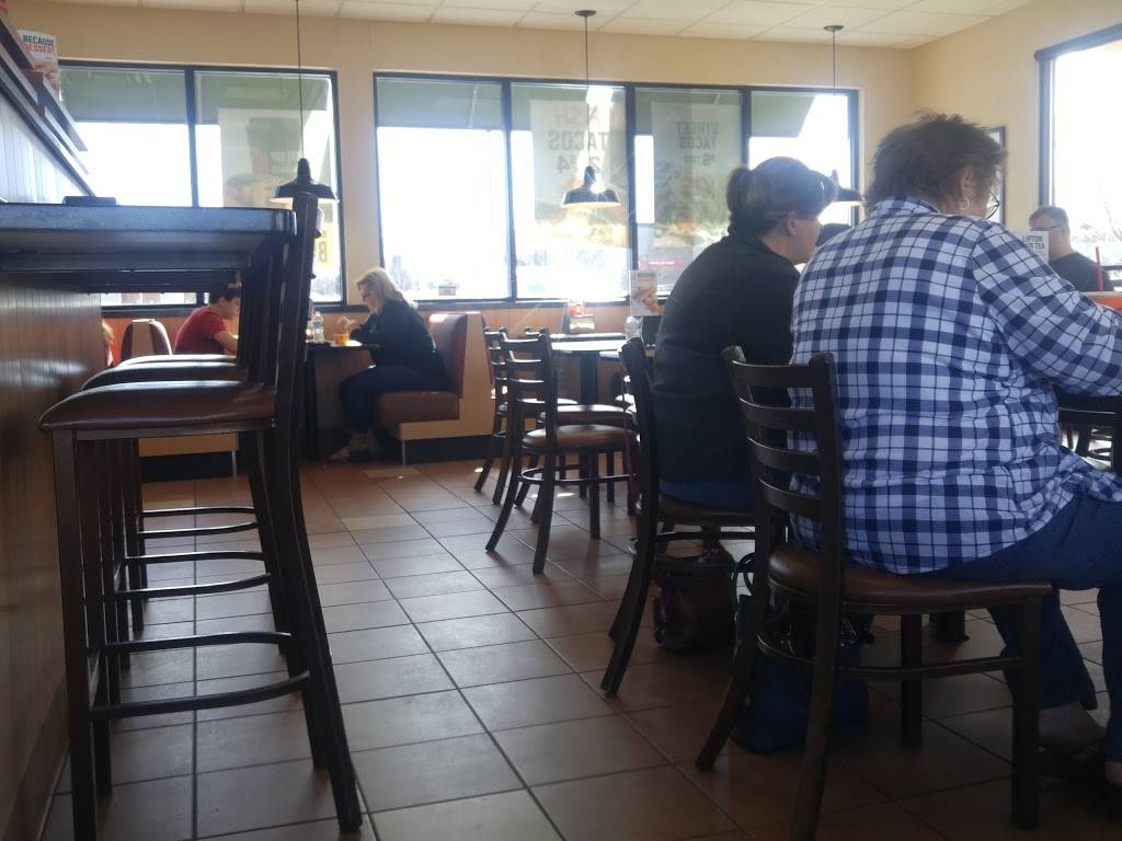 Runza Restaurant | restaurant | 430 168th St, Omaha, NE 68118, USA | 4022893555 OR +1 402-289-3555