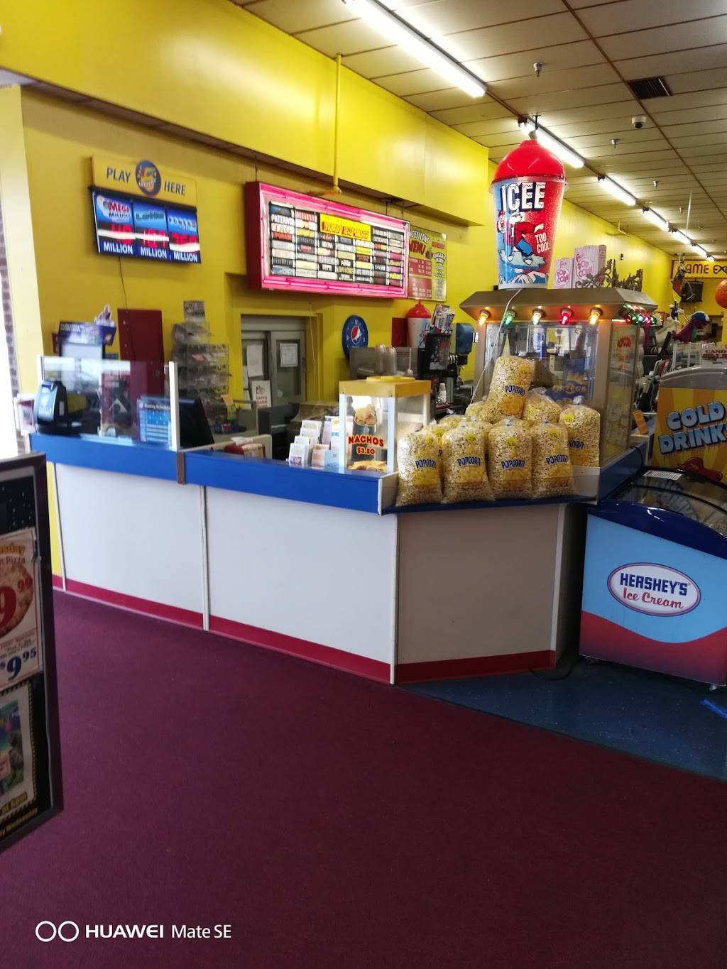 The Peoples Choice Family Fun Center | restaurant | 2411 Grand Ave, Waukegan, IL 60085, USA | 8477374026 OR +1 847-737-4026